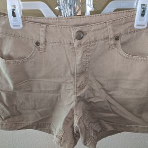 🌹🌹Faded Glory Ladies Tan Shorts Size 8